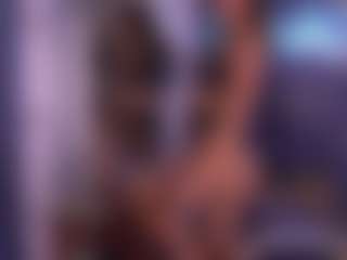Live cam show with KissableKira - White on AdultVida.com | united states