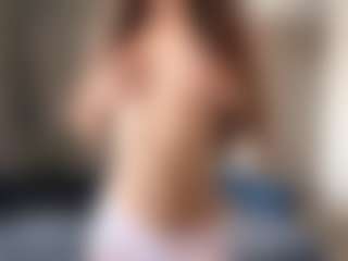 Live cam show with LarueBartin - Facial Piercings on SpunkLive