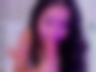 Live cam show with SaraRossi - Skinny on xxxlivecams.org