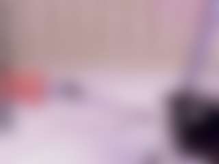Live cam show with SaraRossi - Small Tits on AdultVida.com