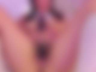Live cam show with SaraRossi - Flashing on SpankPalCams