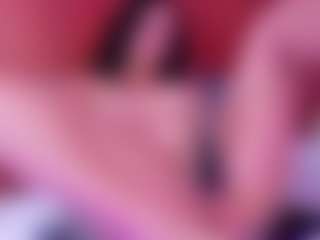 Live cam show with SaraRossi - Spank on Camsoda