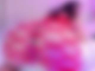Live cam show with SaraRossi - Flashing on Milfs Live