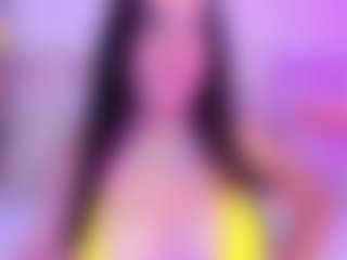 Live cam show with SaraRossi - Bedroom on Camsoda