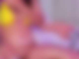 Live cam show with SaraRossi - Average on SmokeAndPoke