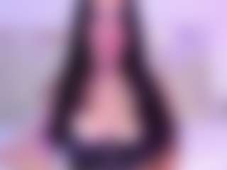 Live cam show with SaraRossi - Fingers on Camsoda