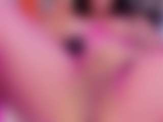 Live cam show with SaraRossi - Big Tits on xplaylive.com
