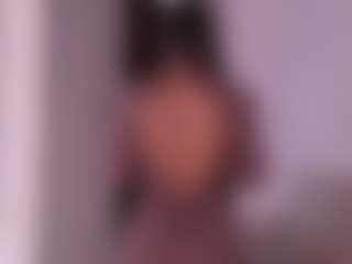 Live cam show with JulietteMoreau - Ass Bouncing on Soda Cam