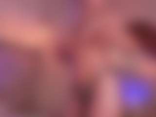 Live cam show with JulietteMoreau - Fingering on Milfs Live