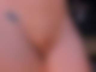 Live cam show with JulietteMoreau - Skinny on Camversity