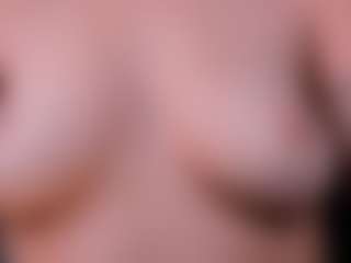 Live cam show with JulietteMoreau - Green Eyes on camgirlchat.live