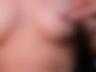 Live cam show with JulietteMoreau - Fingering on Stripli.com