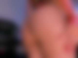 Live cam show with JulietteMoreau - Skinny on wildcum.com