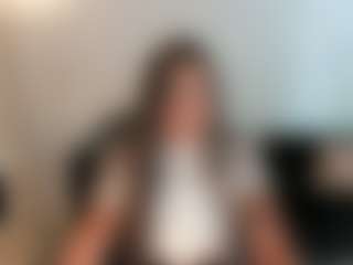 Live cam show with JulietteMoreau - Green Eyes on Mixed Magazine Live