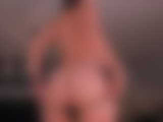 Live cam show with JulietteMoreau - Skinny on xfollow cams