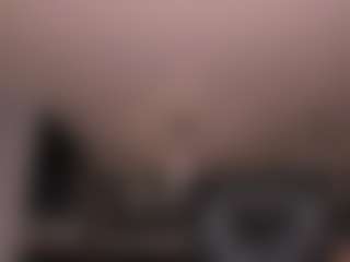 Live cam show with JulietteMoreau - Skinny on xDating