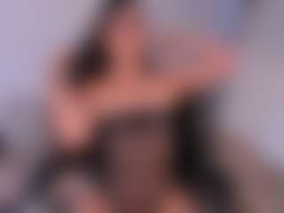 Live cam show with JulietteMoreau - Tittyfuck on Milfs Live