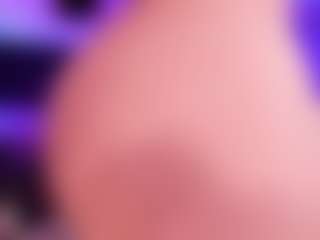 Live cam show with JulietteMoreau - Tittyfuck on livesuperchat.net