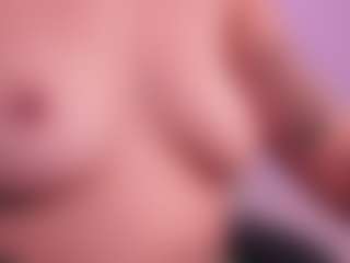 Live cam show with JulietteMoreau - Fingering on Hubzter Live