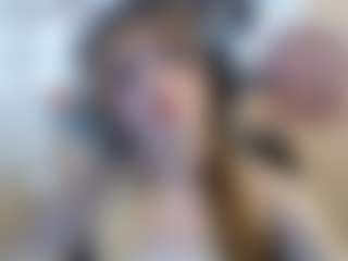 Live cam show with MechelleBabineau - Shaved on SinfulBabes