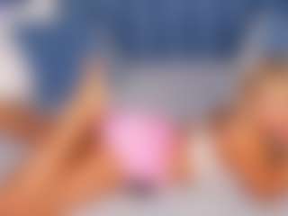 Live cam show with Stella-Leee - Big Tits on Dare Cams