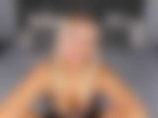 Live cam show with Stella-Leee - Oil on Soda Cam