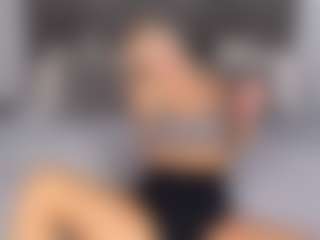 Live cam show with Stella-Leee - Flashing on Camming Site