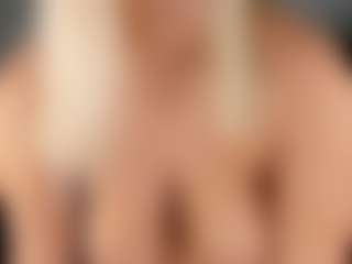 Live cam show with Stella-Leee - Full Nudity on Camsoda