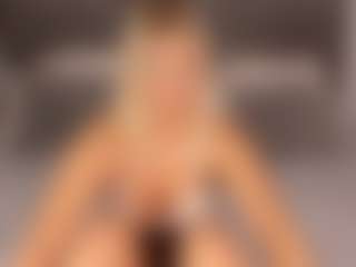 Live cam show with Stella-Leee - Body Massage on Mixed Magazine Live