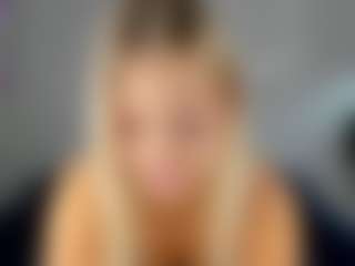 Live cam show with Stella-Leee - Body Massage on CamClone