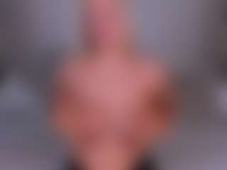 Live cam show with Stella-Leee - Public on live.xheat.ai
