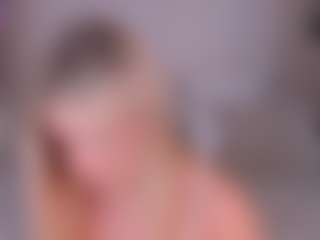 Live cam show with Stella-Leee - Sex on WildCum