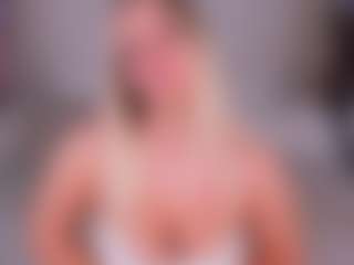 Live cam show with Stella-Leee - Sex on Camsoda