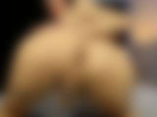 CuteMiaaa's Live Sex Cam Show