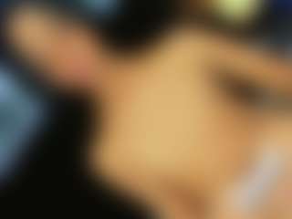 Live cam show with Daniiela-Foxx - Black Hair on Free Soda