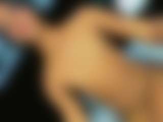 Live cam show with Daniiela-Foxx - Lean on Camsoda