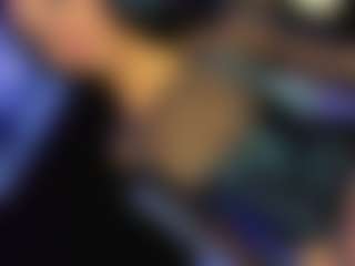 Live cam show with Daniiela-Foxx - Black Hair on CamSextacy