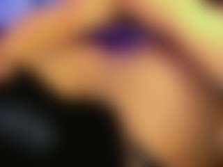 Live cam show with Daniiela-Foxx - Black on CamwithHer