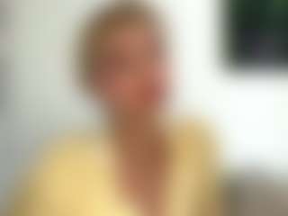 Live cam show with CaryMains - Camel Toe on Camming Site