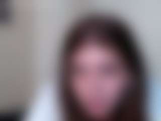Live cam show with Kitty - Amateur Brown Hair on CamwithHer