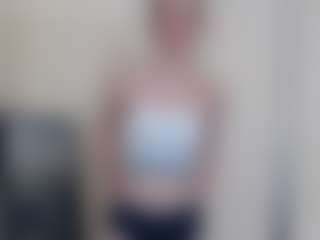 Live cam show with Kitty - Dildo Brown Hair on Camiplay Live