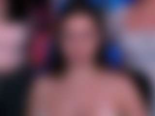 Live cam show with amalialowell - Upskirt on parknlotfishbdy