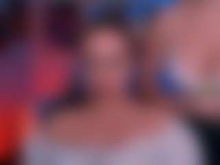 Live cam show with amalialowell - Upskirt on mypornchat.com