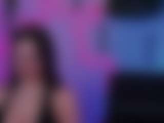 Live cam show with amalialowell - Green Eyes on Gym Cam Girls