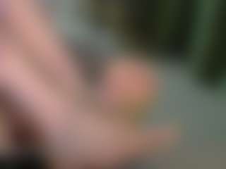 Live cam show with Ave - Sweet on luckytryst.com