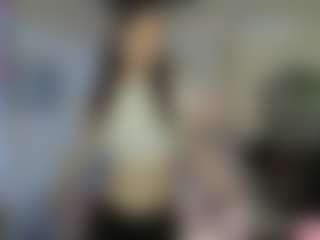 Live cam show with Ave - Upskirt on Mixed Magazine Live