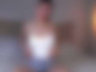 Live cam show with AzaleeSchabel - Striptease on StripNow