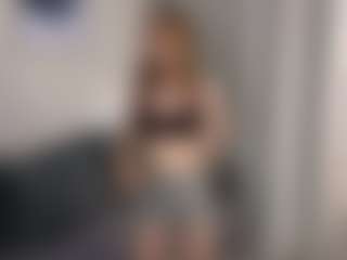 Live cam show with PamelaaGomezz - Blonde Hair on CamwithHer