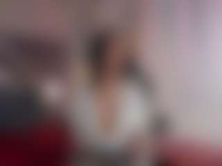 Live cam show with Emma-Vloss - Deepthroat on Gym Cam Girls