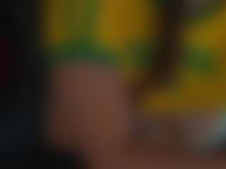 Live cam show with Emma-Vloss - Skinny on TeamSkeetLive